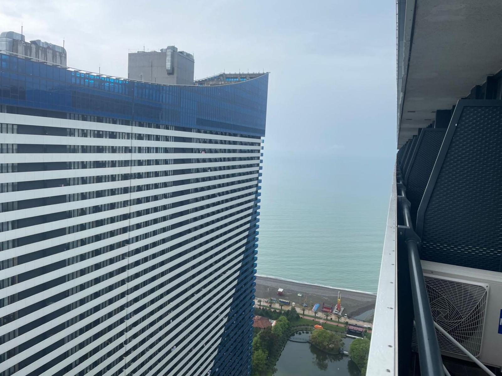 Black Sea Batumi Hotel Orbi City Esterno foto